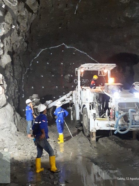 Tunnel blasting, weephole and shotcrete, Mbay - Flores